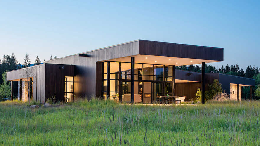 Confluence House Conceived as a Getaway for Family and Friends