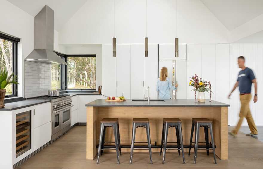 kitchen / Whitten Architects