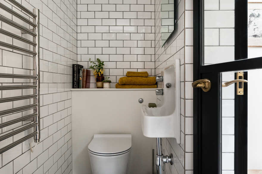 bathroom / MW Architects