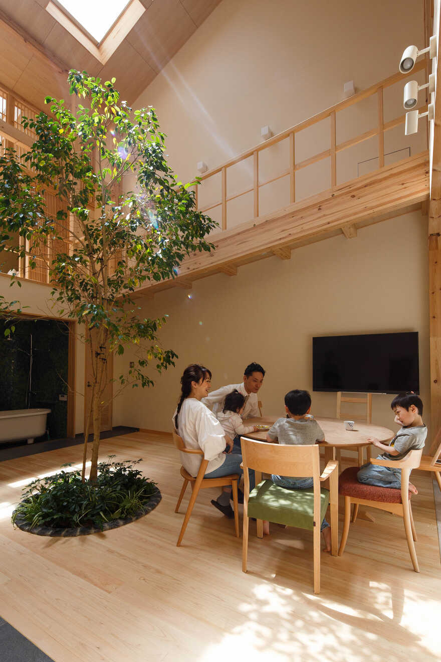 House in Kyoto That Combines Modern Structure with Traditional Japanese Style