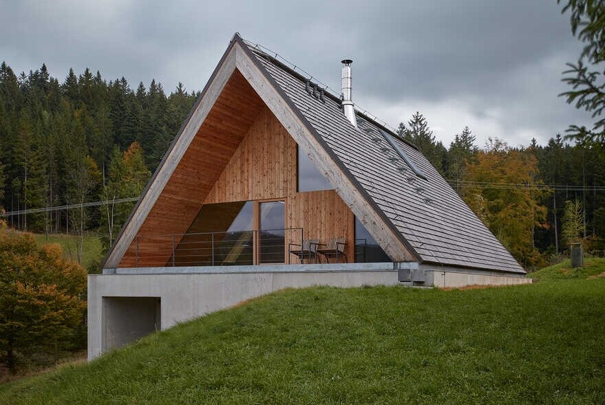 A Non-Traditionally Cottage in Idyllic Mountain Landscape