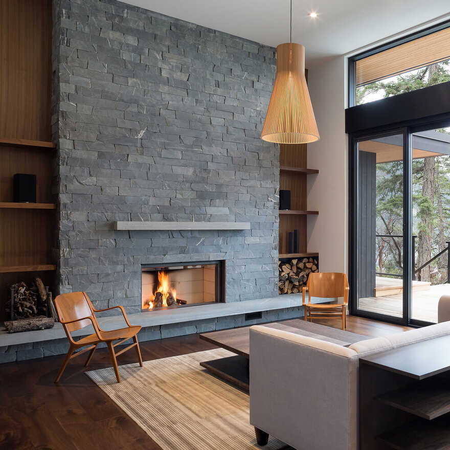 fireplace / Julian Carnrite Architect