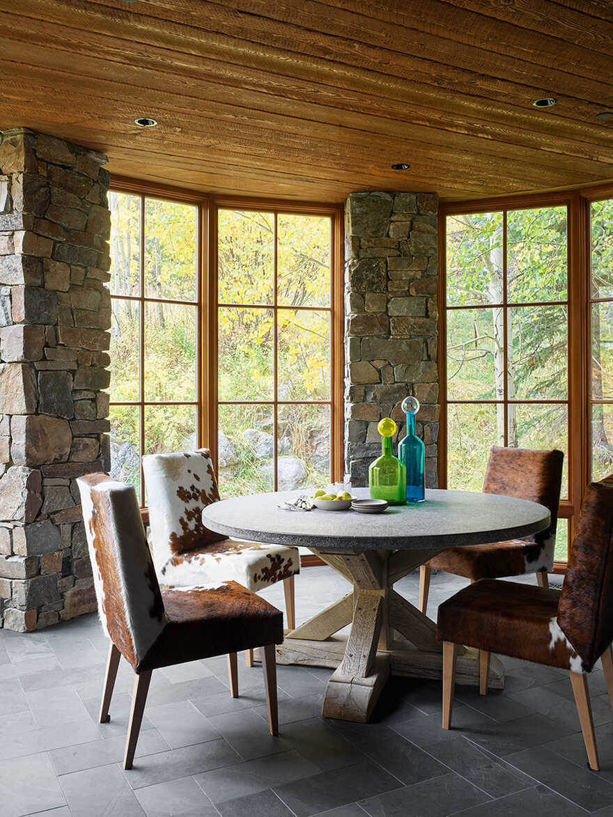 dining room, Wyoming / Carney Logan Burke Architects