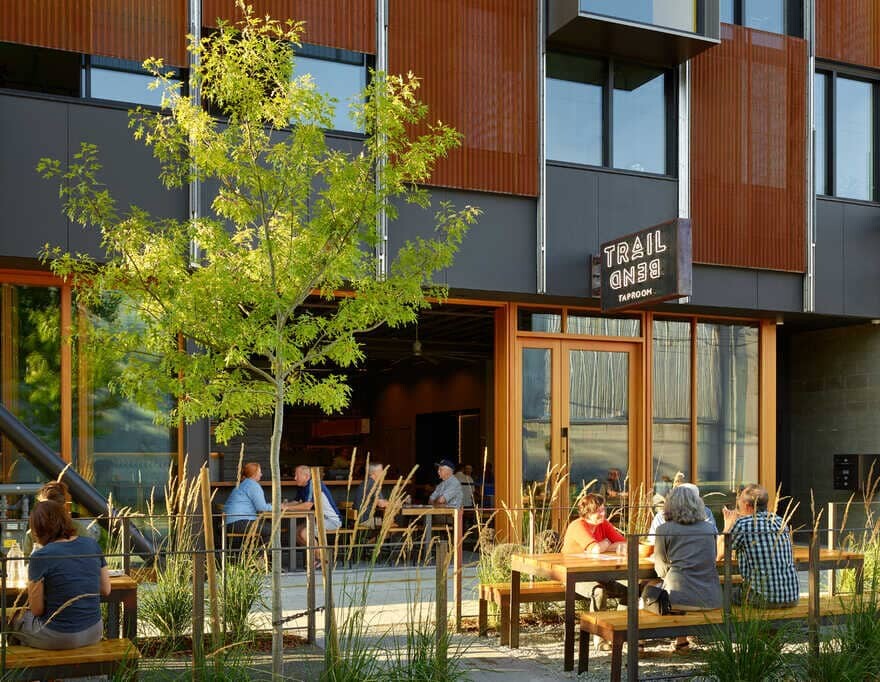 Trailbend Taproom, Seattle / Graham Baba Architects