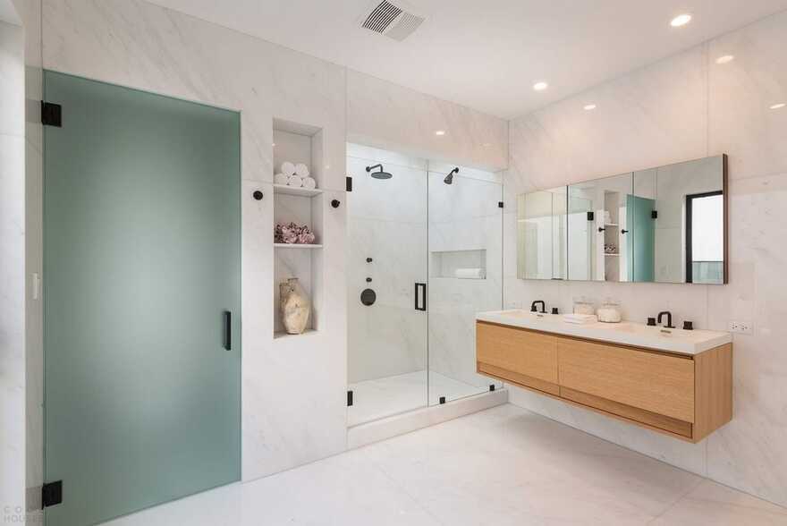 bathroom / AUX Architecture