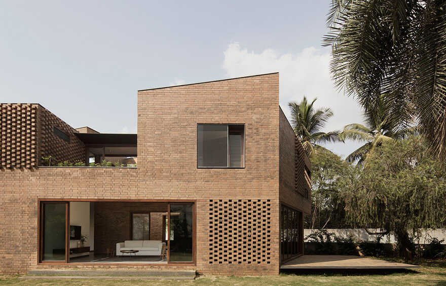 Bangalore Brick House / Collective Project