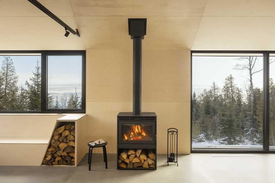 fireplace / Bourgeois Lechasseur Architects