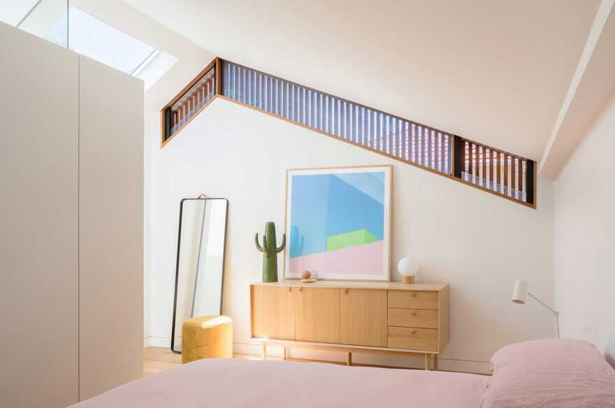 Inspired by the Traditional Japanese Townhouses of Kyoto, bedroom