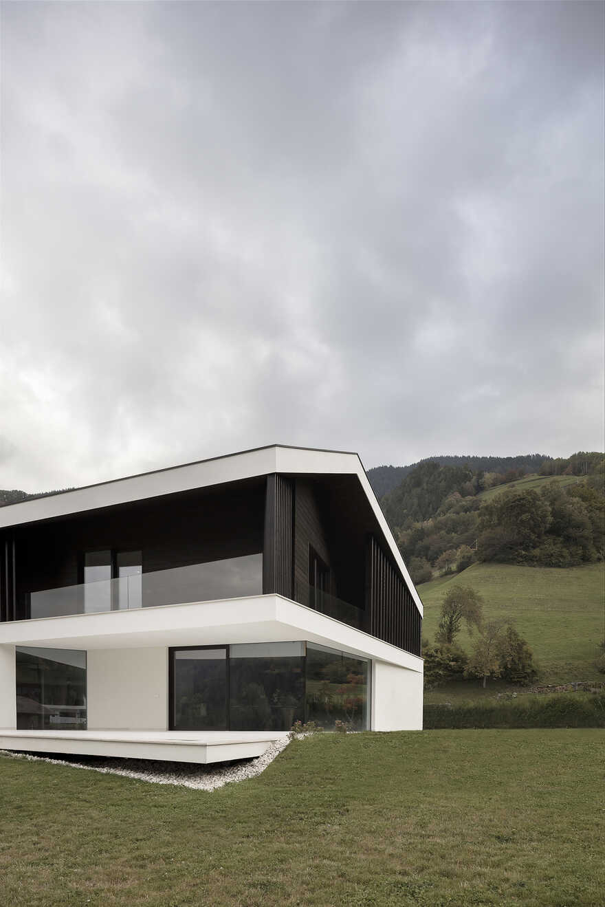 La Casa Pura / Perathoner Architectural Studio
