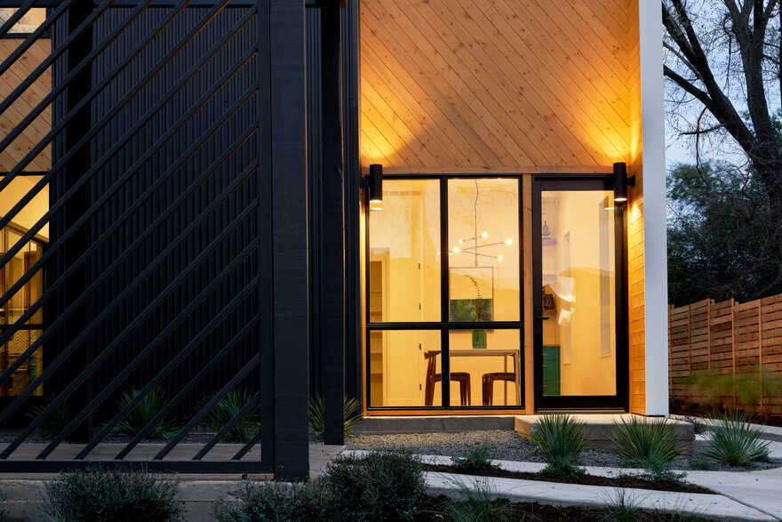 Glendale Duplex / Davey McEathron Architecture