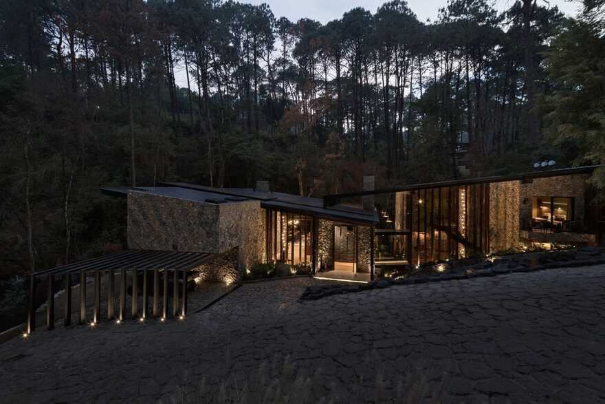 River Guest House / Luciano Gerbilsky Arquitectos
