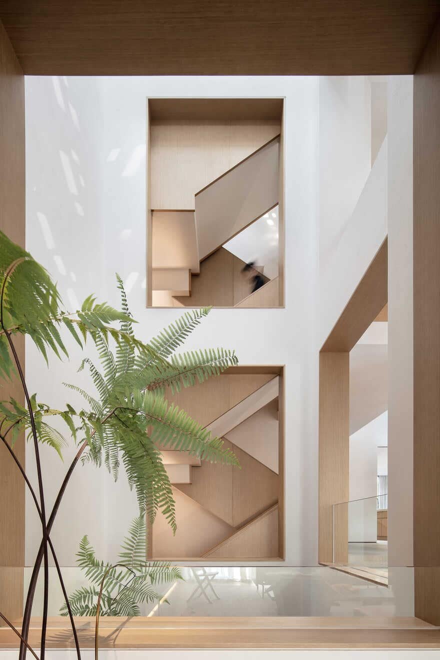 Stairs-and-hollow-space / Liang Architecture Studio