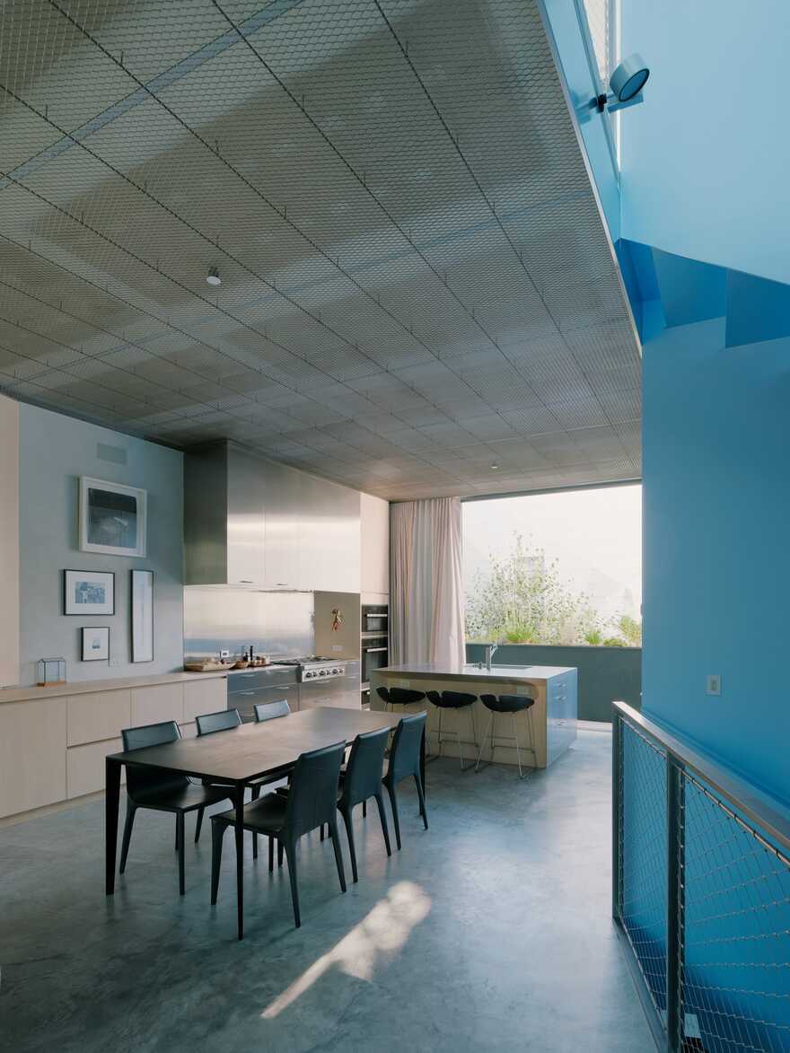 kitchen and dining room / Ogrydziak & Prillinger Architects