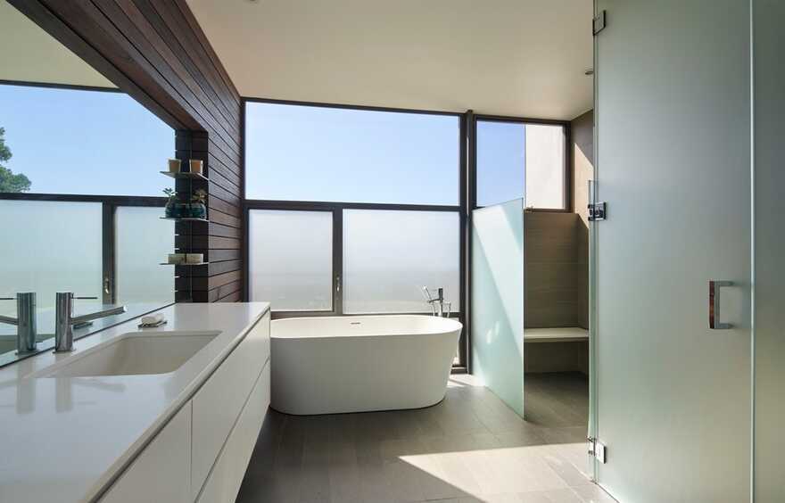 bathroom / Terry & Terry Architecture