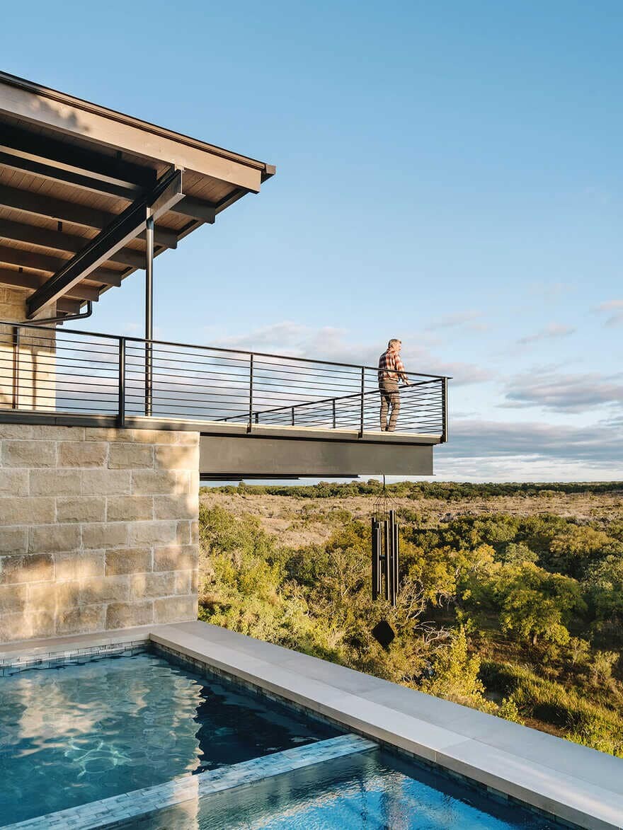 pool + balcony / J Christopher Architecture