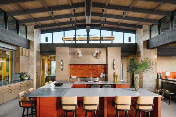 Marble Falls Modern Ranch / J Christopher Architecture