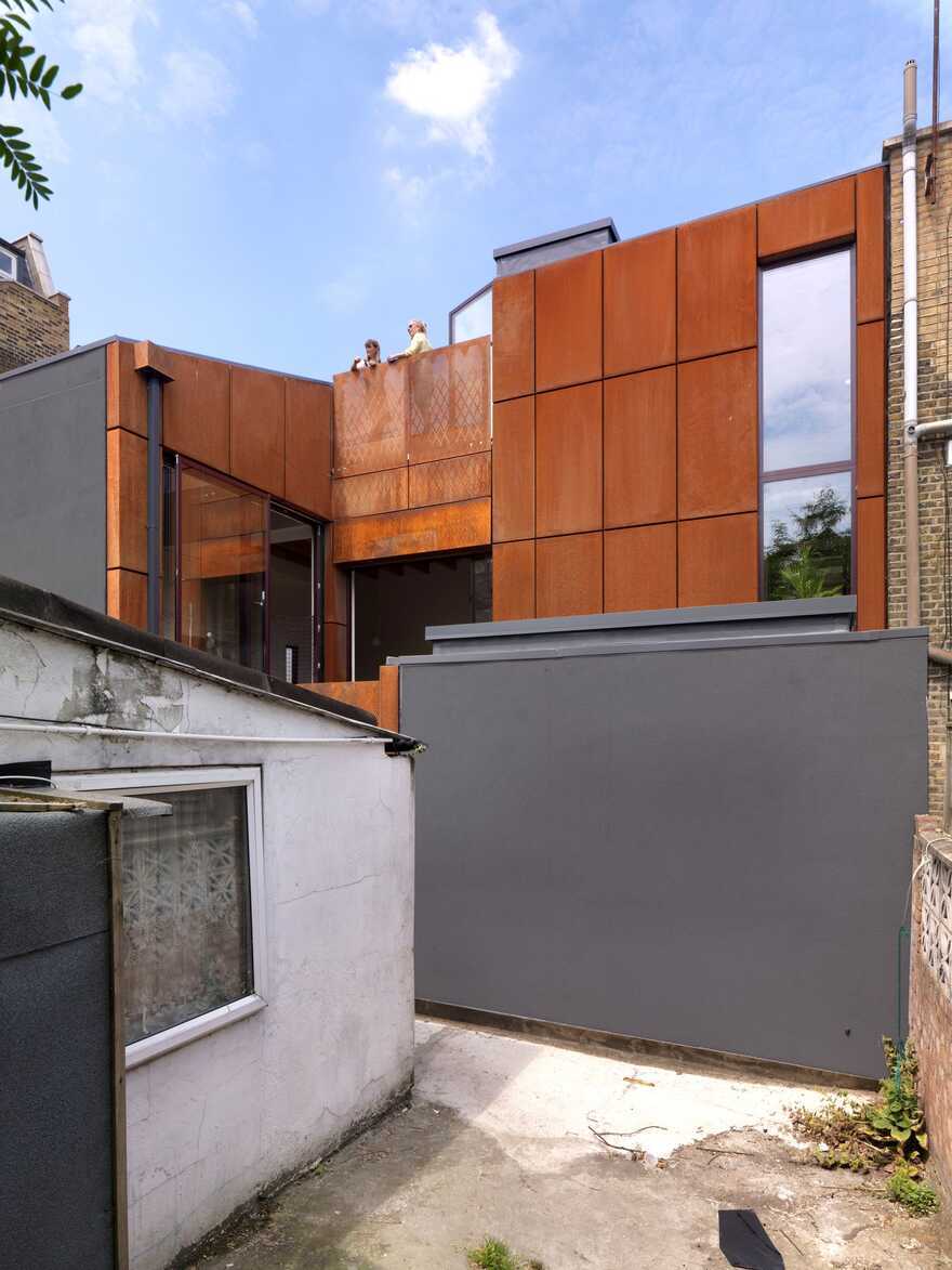 A New Family Home on an Infill Site in East London