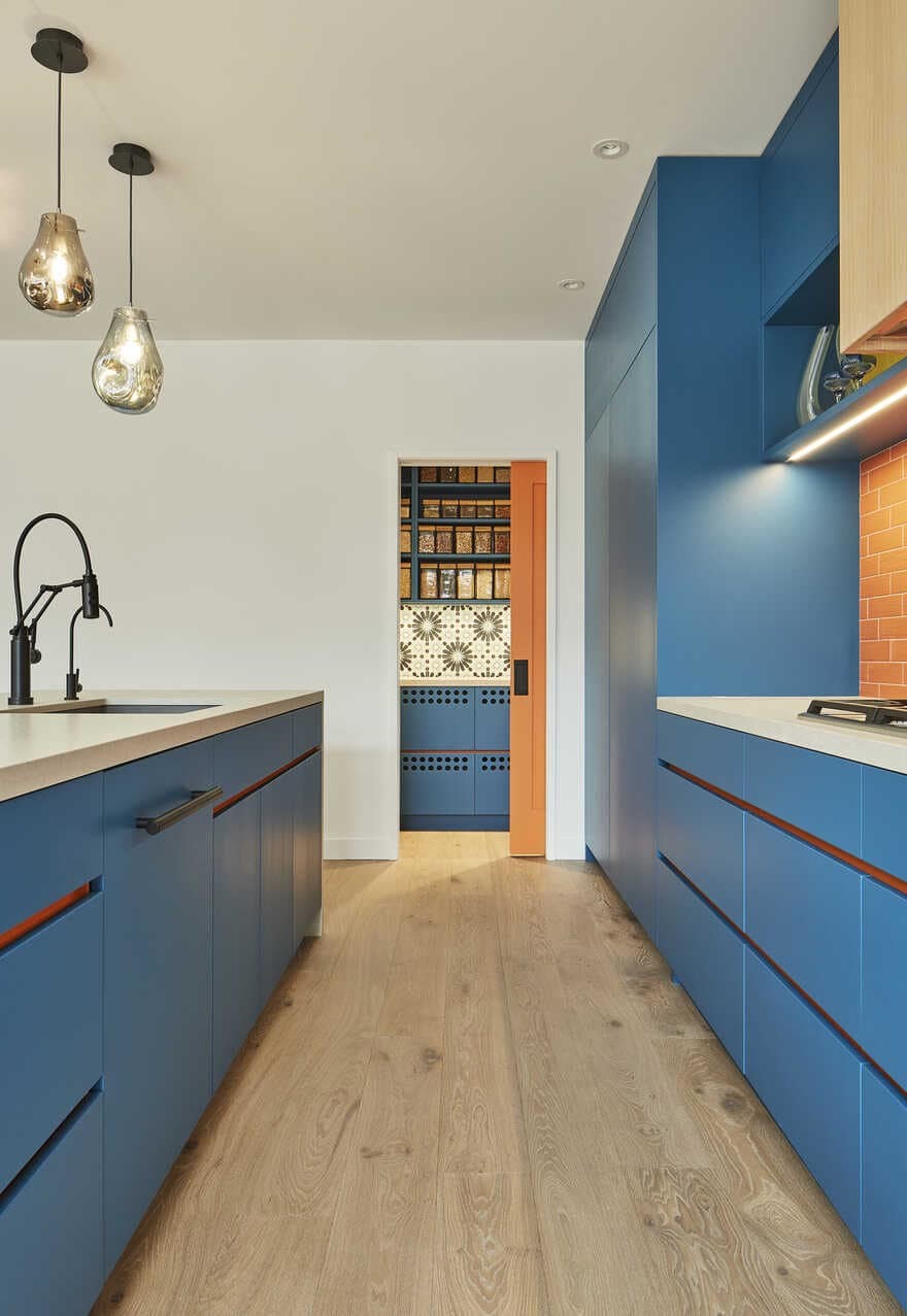 kitchen / Julie Reinhart Design and Asquith Architecture