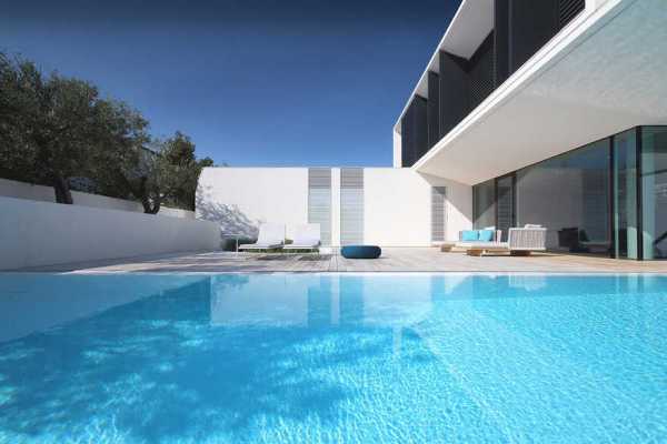 The Sile House in the Beach Town of Jesolo Lido, Italy / JM Architecture