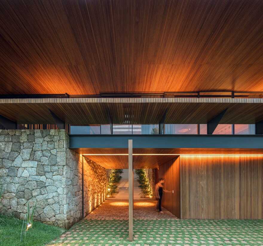 FL House, Brazil / Jacobsen Arquitetura