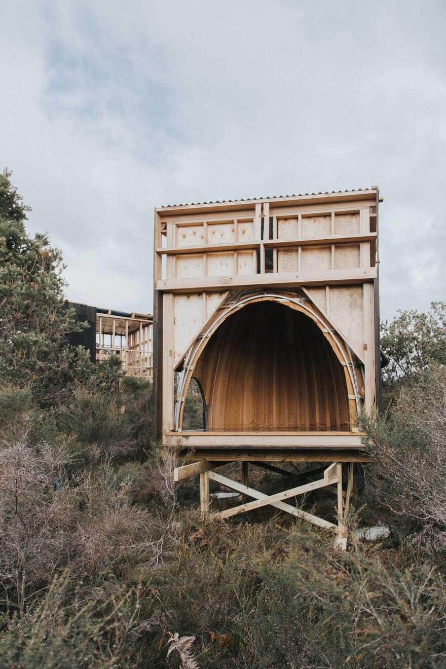 Krakani Lumi Standing Camp / Taylor and Hinds Architects