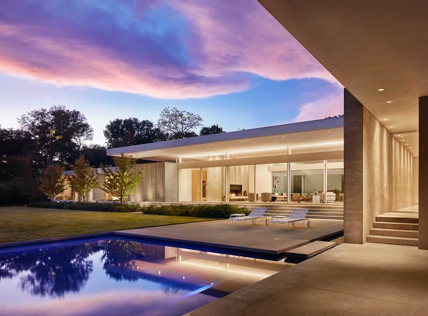 Dallas Residence Represents Resurgence of 'New Brutalism' By Specht Architects