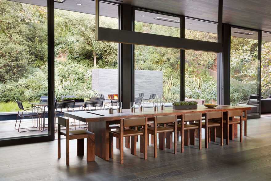 dining room / Marmol Radziner Architecture