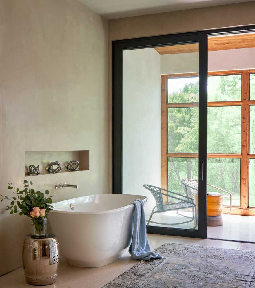 bath room, ceramic tile floors, freestanding tubs, Texas / Dick Clark + Associates
