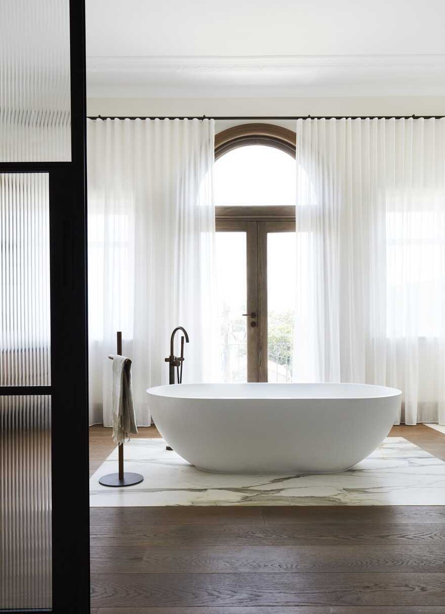 bathroom by Luigi Rosselli Architects