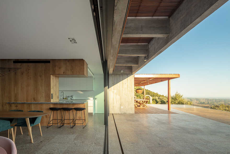 House for a Buddhist / Pereira Miguel Arquitectos