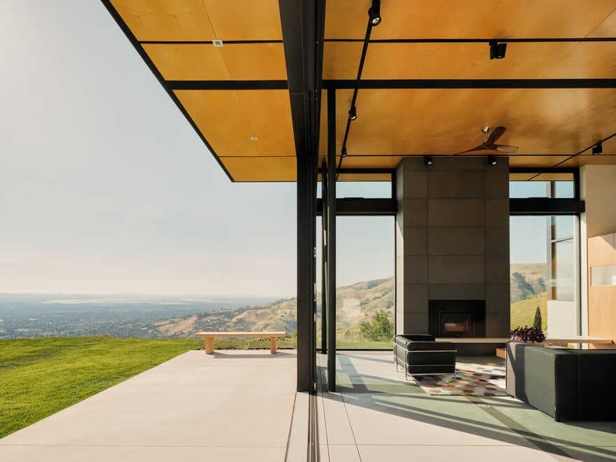 Pavilion Style House with a Panoramic View of San Jose