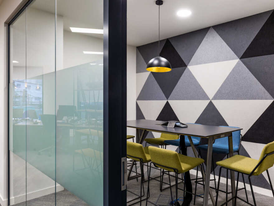 Williams Lea Tag Office by Oktra & Direct Painting Group