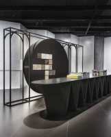 Exhibition Space: Split in Two by Paolo Cesaretti Arch