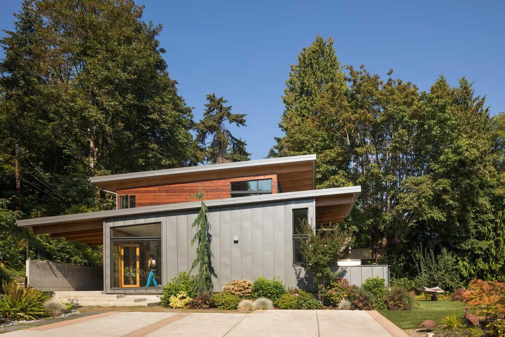 Hillside Home Retreat by Coates Design Architects