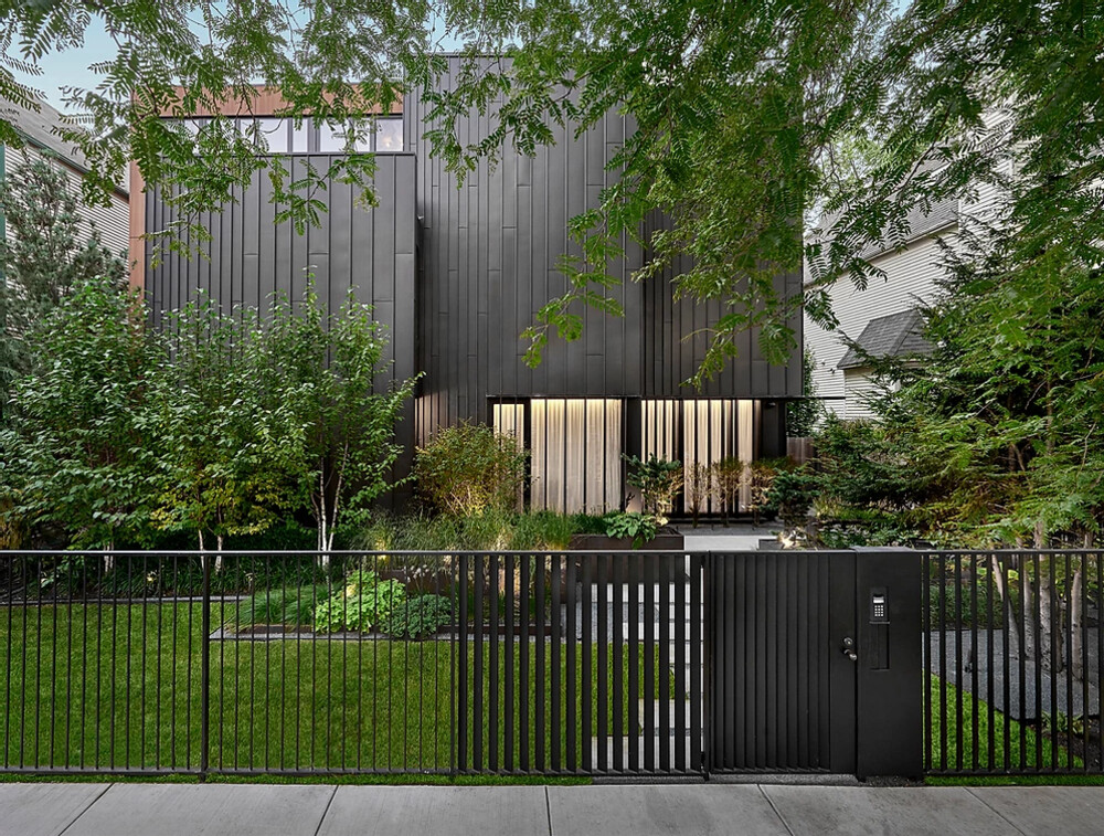 Zinc Residence, a Lakeview Home with a Strong Connection to the Outdoors