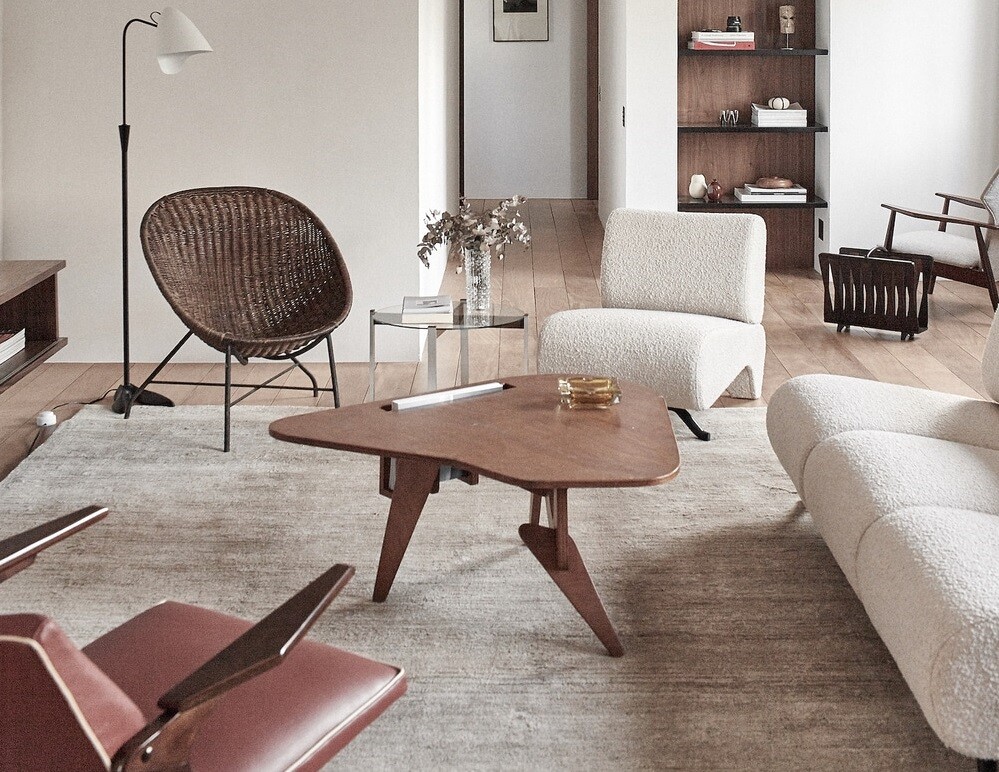 1960's Apartment Completely Renovated by Atelier PECLAT + CHOW in Jardins Neighborhood