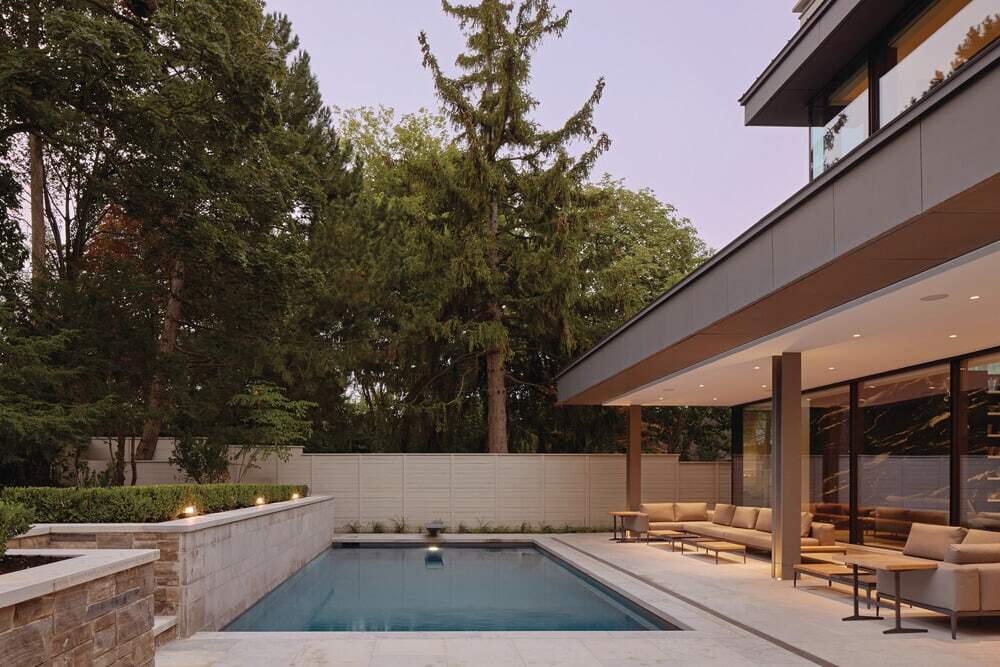 Pool and patio by Taylor Smyth Architects