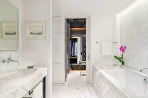 New York Apartment Gains a Spacious Luxury Bathroom and Dressing Room