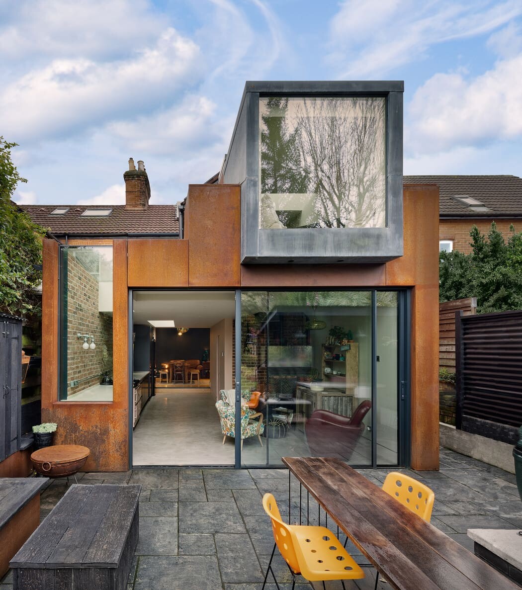 Corten Extension for Family Home in Warsash / Adam Knibb Architects