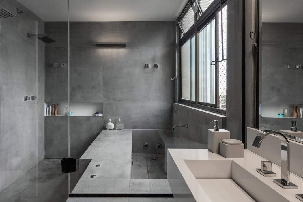 bathroom by Bruno Rossi Arquitetos + Piratininga Arquitetos