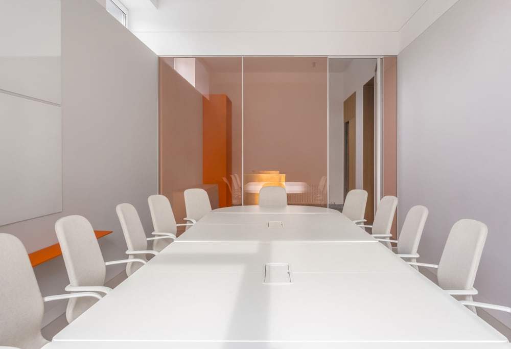 meeting room by Aisel Architects