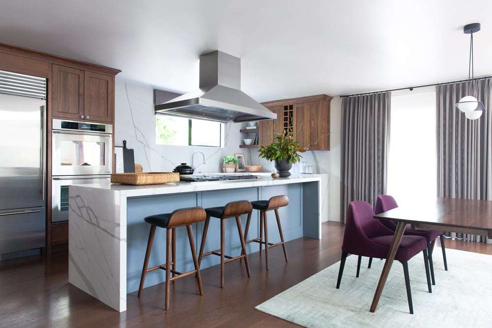 A Bright and Modern Kitchen for a Multi-Generational Home