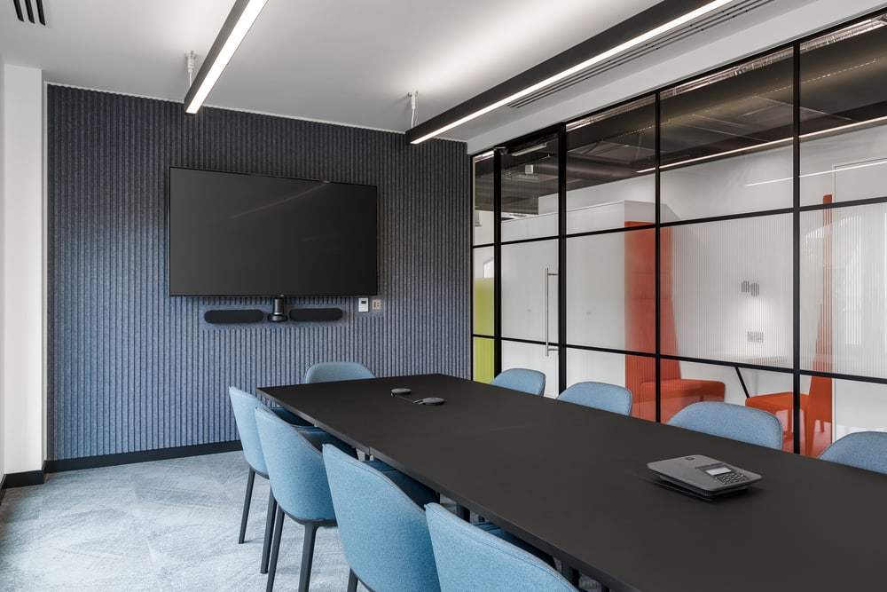meeting room by Oktra