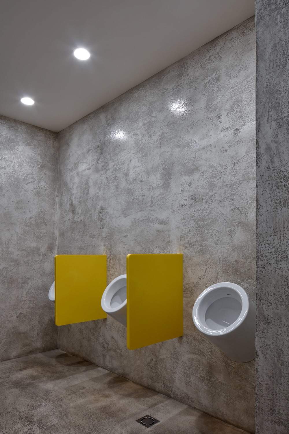 bathroom by Qarta Architektura