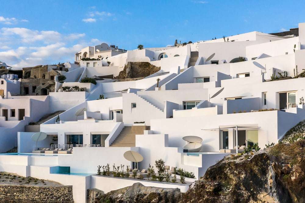 Saint Hotel on the Santorini Coast by Kapsimalis Architects