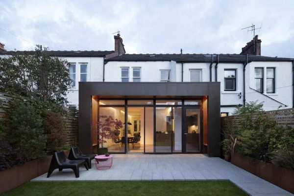 Marlborough Avenue Mid-Terrace Home by McGinlay Bell