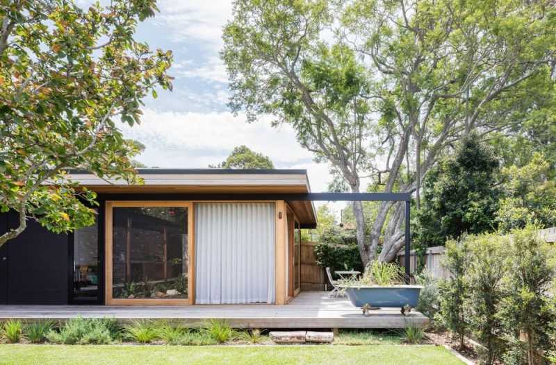 Gladesville Courtyard House / Vanessa Wegner Architect