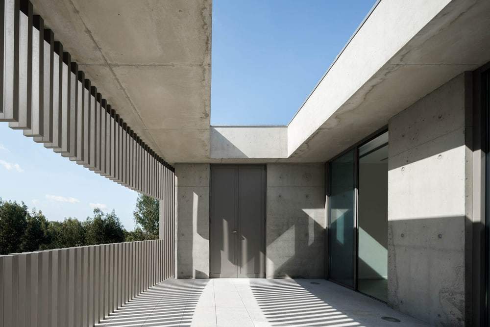 Steelform Factory - The Concrete Defines the Industrial Building