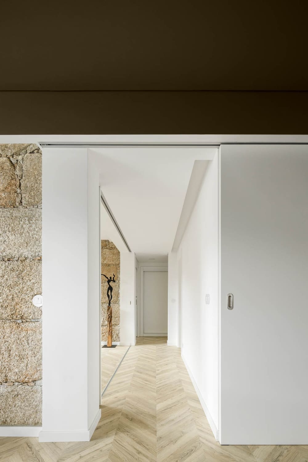 InStone, apartment in Guarda by DRK Atelier