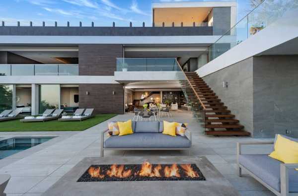 Los Tilos Residence, Hollywood Hills by Whipple Russell Architects